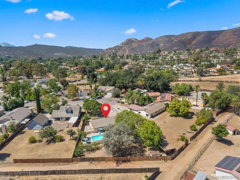 16333 Bassett Ramona, CA 92065