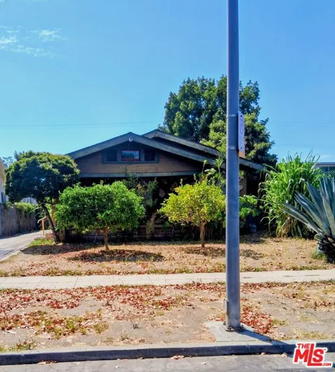 4219 Kenwood Avenue