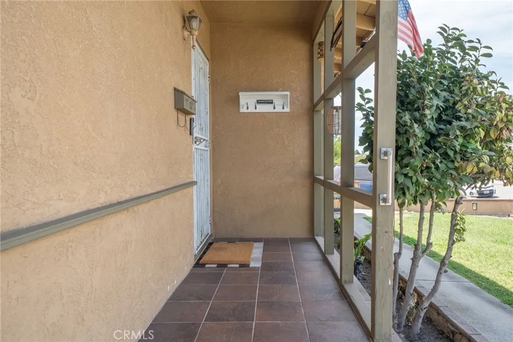 5595 Hawthorne Montclair, CA 91763