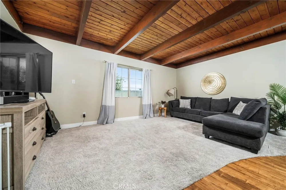 5595 Hawthorne Montclair, CA 91763