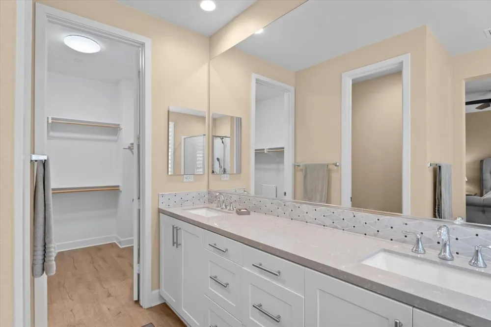 3149 Dega Carlsbad, CA 92010