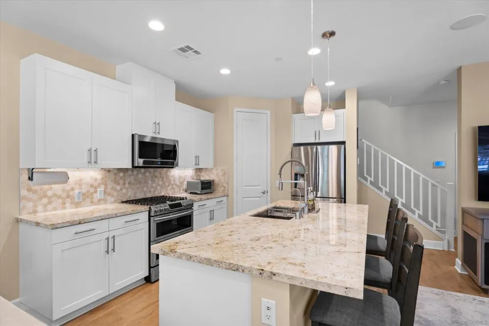 3149 Dega Carlsbad, CA 92010