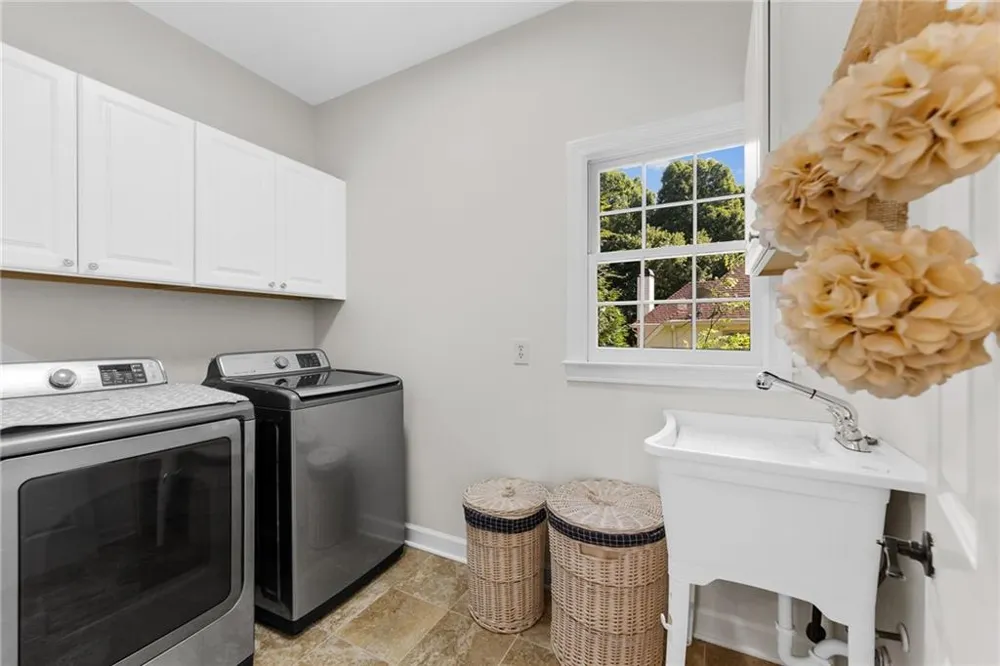 10245 Groomsbridge Road Johns Creek, GA 30022