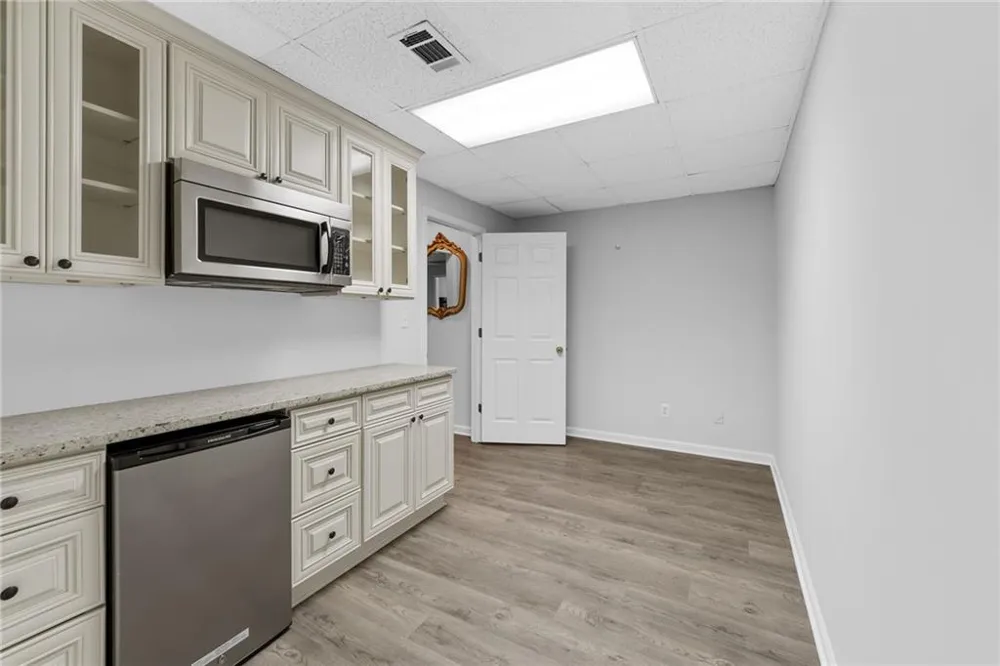 10245 Groomsbridge Road Johns Creek, GA 30022