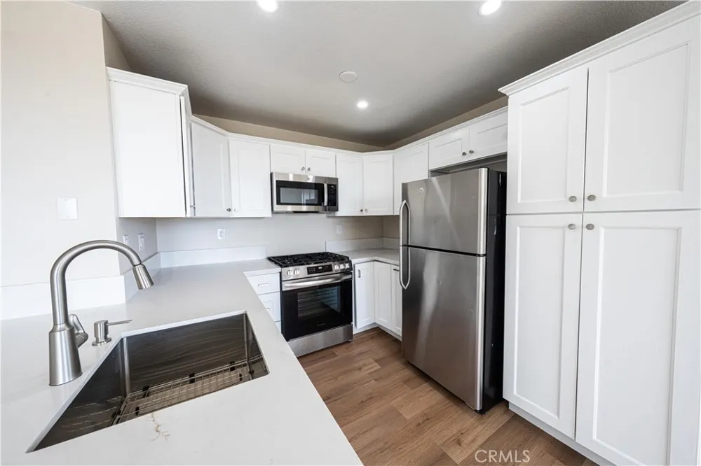 2568 Avenida Del #201 Corona, CA 92882