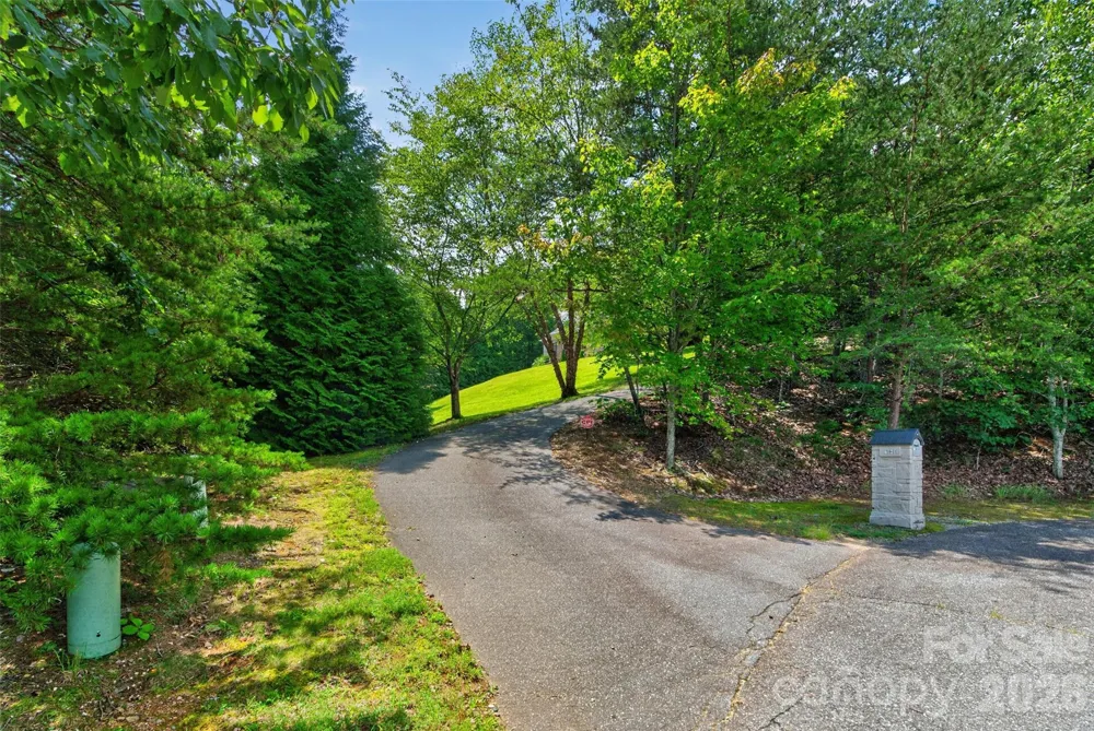 7940 Oakmont Court Hickory, NC 28602