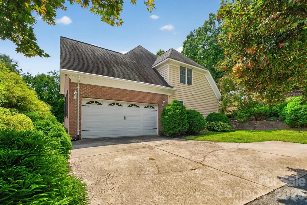 7940 Oakmont Court Hickory, NC 28602