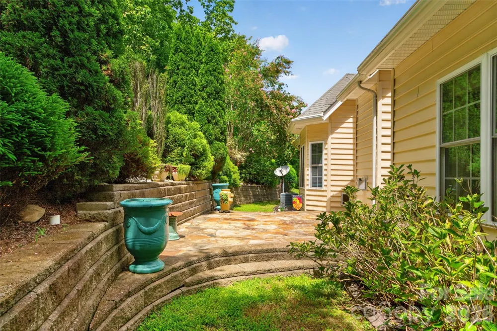 7940 Oakmont Court Hickory, NC 28602