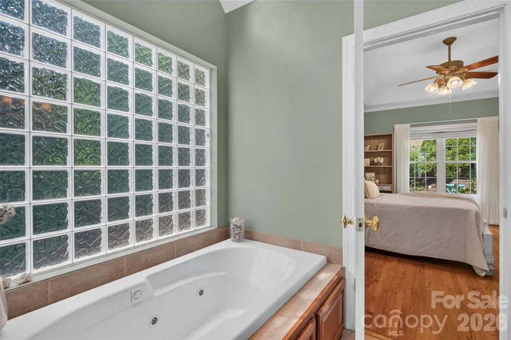 7940 Oakmont Court Hickory, NC 28602