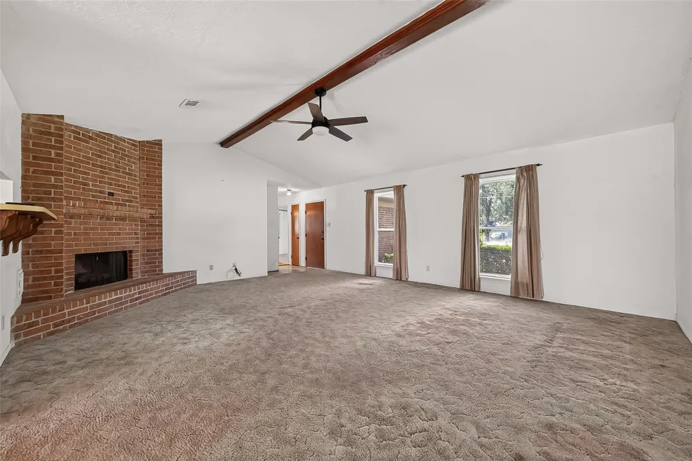 6623 Mildred Road Needville, TX 77461