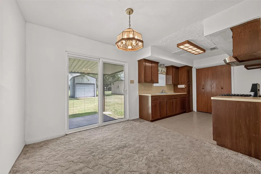 6623 Mildred Road Needville, TX 77461
