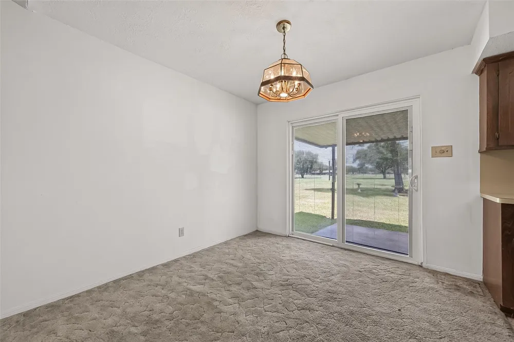 6623 Mildred Road Needville, TX 77461