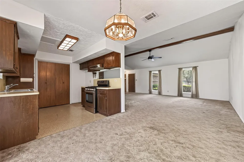6623 Mildred Road Needville, TX 77461