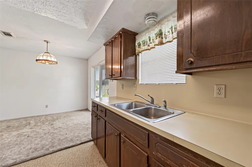 6623 Mildred Road Needville, TX 77461