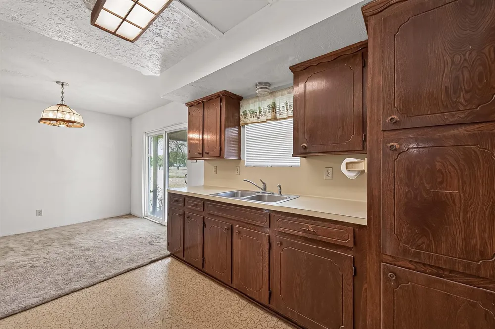 6623 Mildred Road Needville, TX 77461