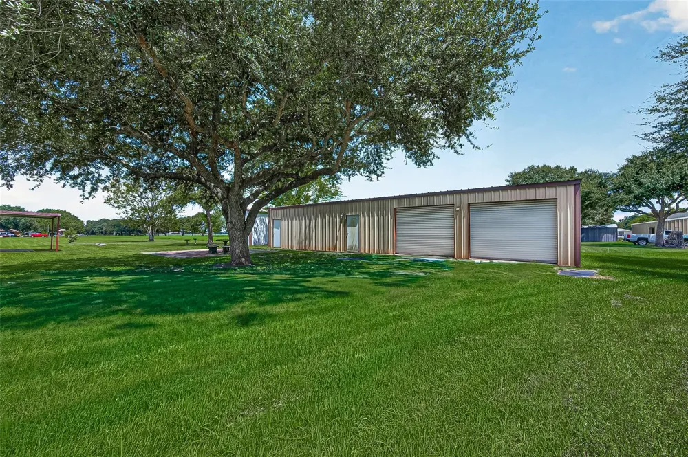 6623 Mildred Road Needville, TX 77461