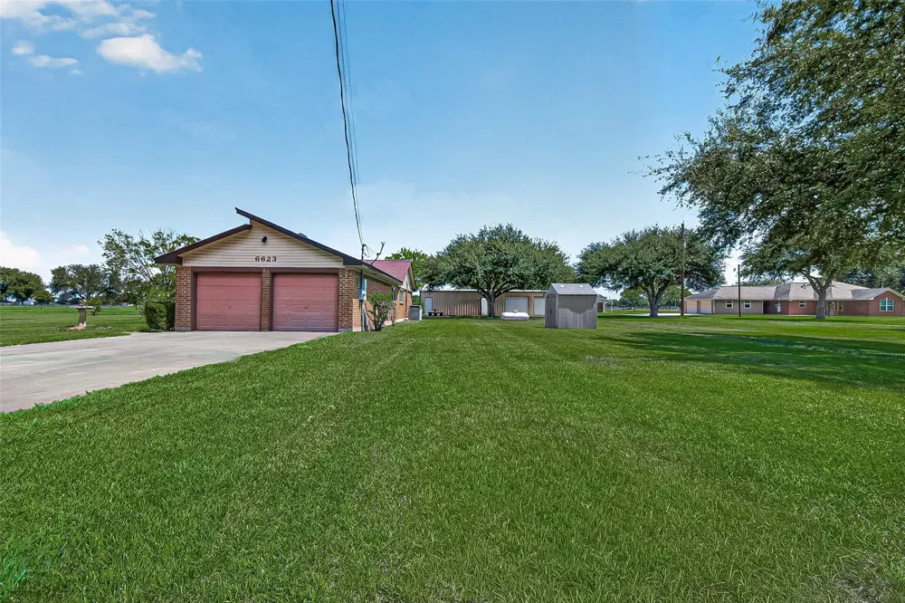 6623 Mildred Road Needville, TX 77461