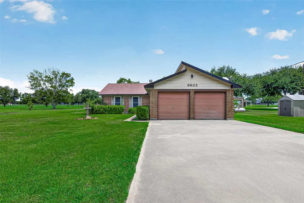 6623 Mildred Road Needville, TX 77461
