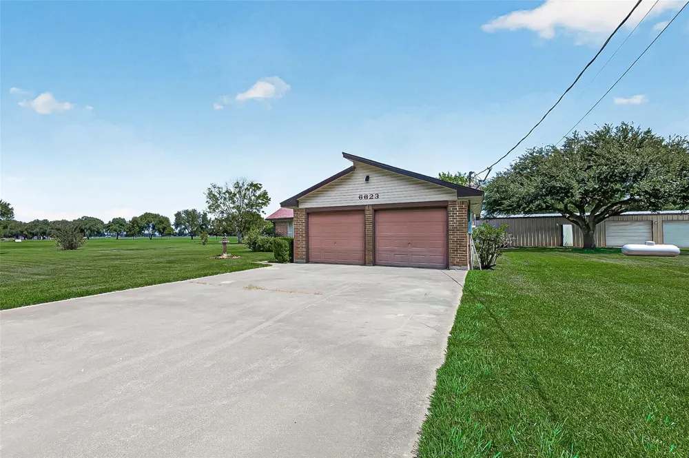 6623 Mildred Road Needville, TX 77461