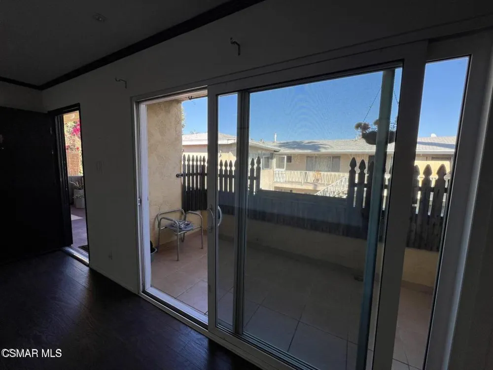 18617 Clark Street #4 Tarzana, CA 91356