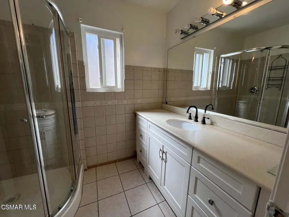 18617 Clark Street #4 Tarzana, CA 91356