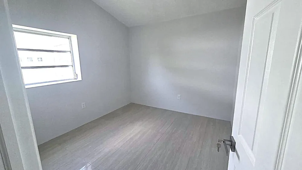 2539 CLEVELAND STREET Hollywood, FL 33020