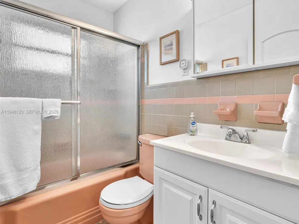 2539 CLEVELAND STREET Hollywood, FL 33020