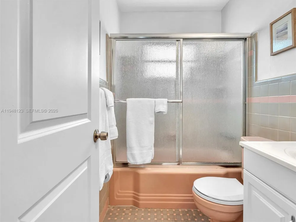 2539 CLEVELAND STREET Hollywood, FL 33020