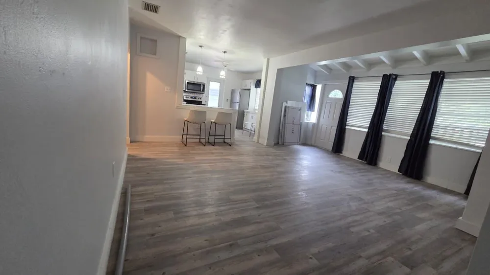 2539 CLEVELAND STREET Hollywood, FL 33020