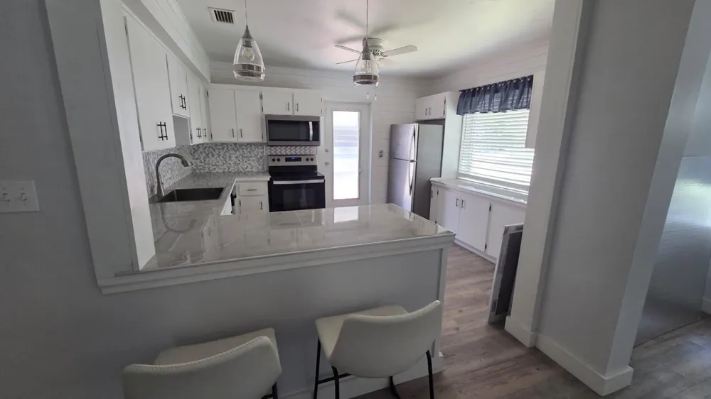 2539 CLEVELAND STREET Hollywood, FL 33020