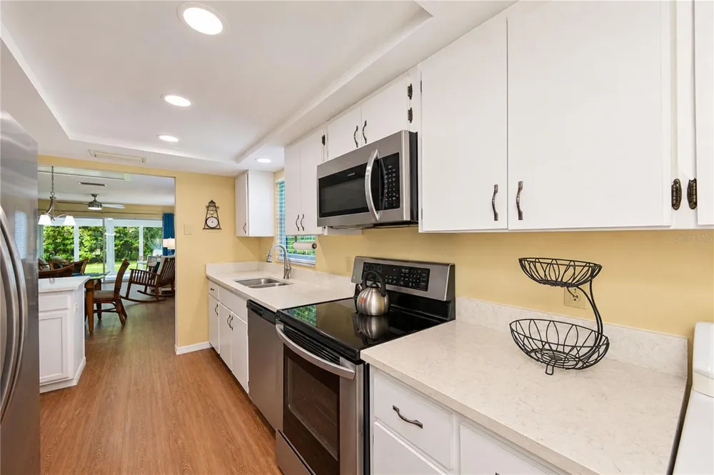 9406 ANDOVER CIRCLE Bradenton, FL 34210