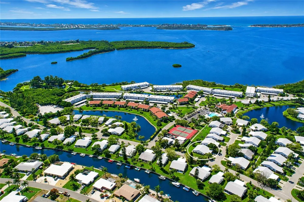 9406 ANDOVER CIRCLE Bradenton, FL 34210