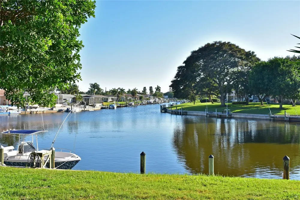 9406 ANDOVER CIRCLE Bradenton, FL 34210