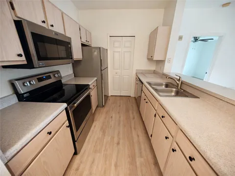 5471 VINELAND ROAD #7308