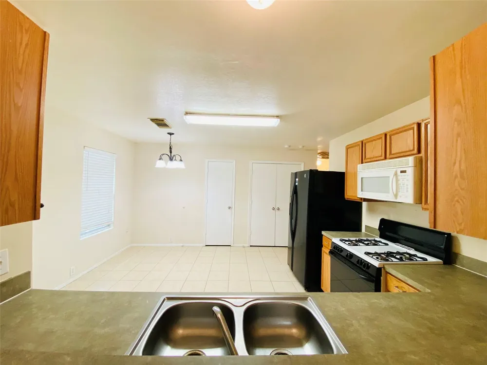 3319 Becker Glen Street Fresno, TX 77545