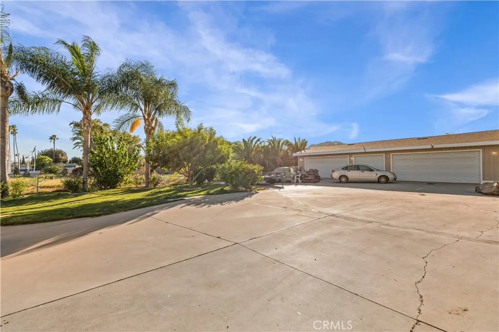 4337 Riverview Jurupa Valley, CA 92509