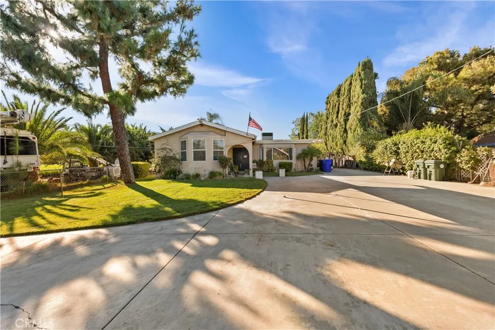 4337 Riverview Jurupa Valley, CA 92509