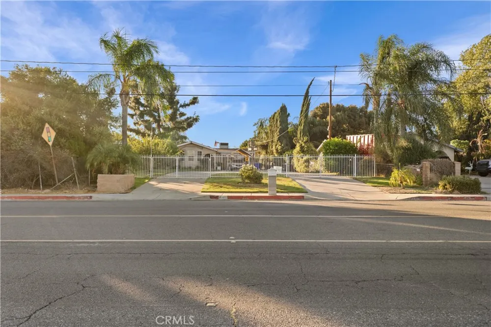 4337 Riverview Jurupa Valley, CA 92509