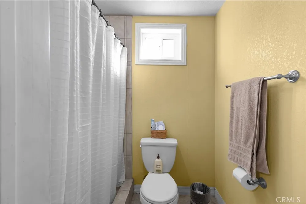 4337 Riverview Jurupa Valley, CA 92509