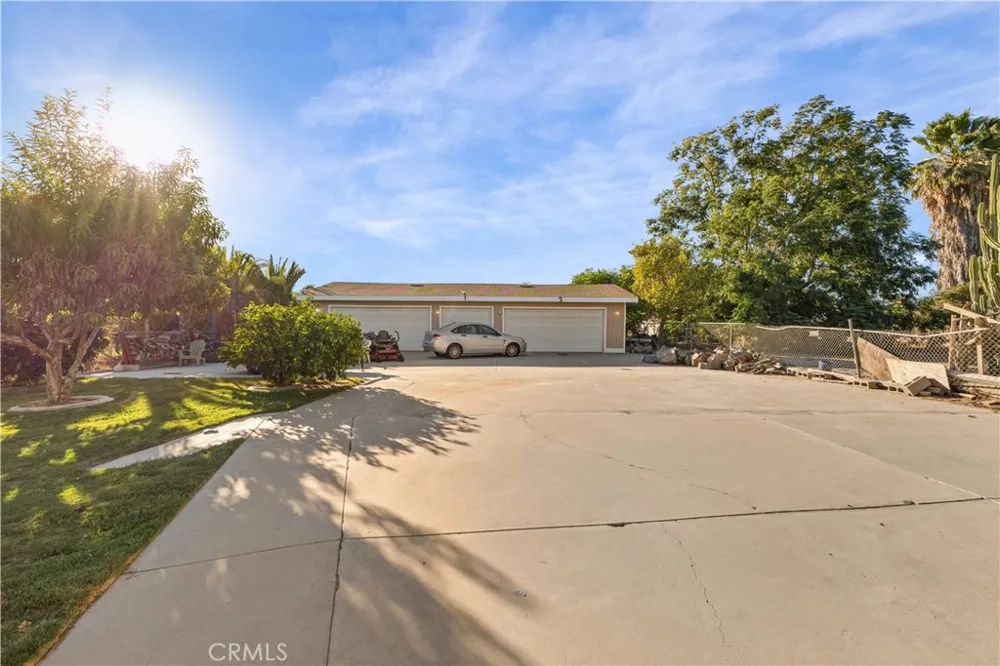 4337 Riverview Jurupa Valley, CA 92509