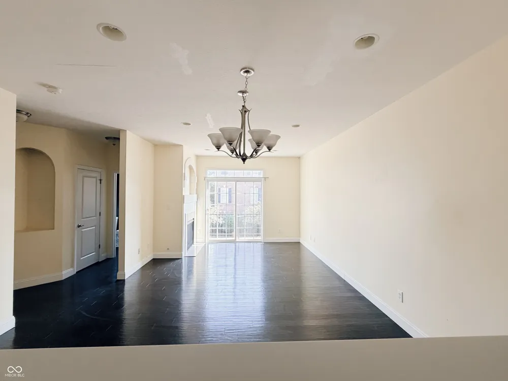 11910 Riley Drive #4 Zionsville, IN 46077