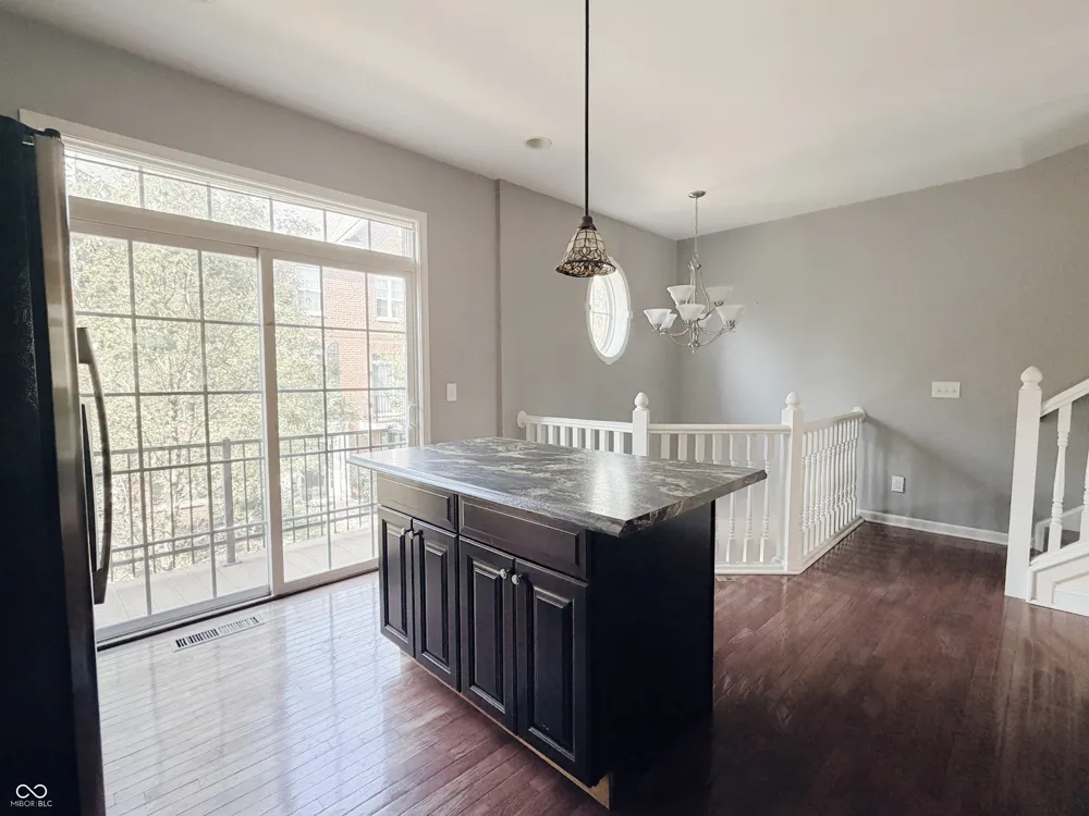 11910 Riley Drive #4 Zionsville, IN 46077
