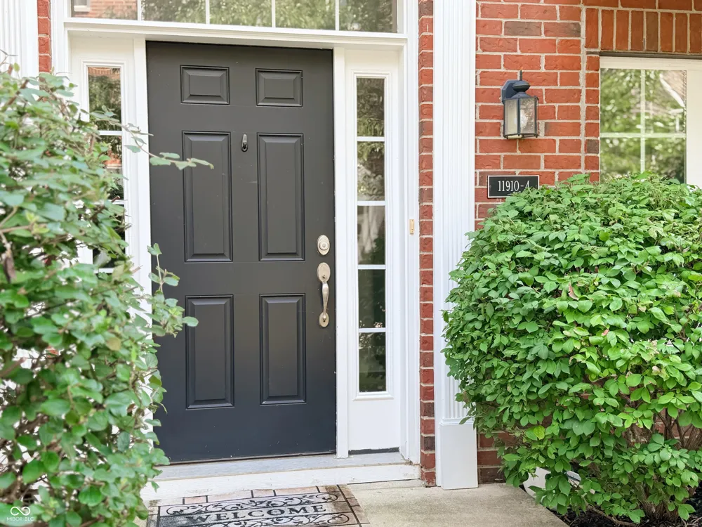 11910 Riley Drive #4 Zionsville, IN 46077