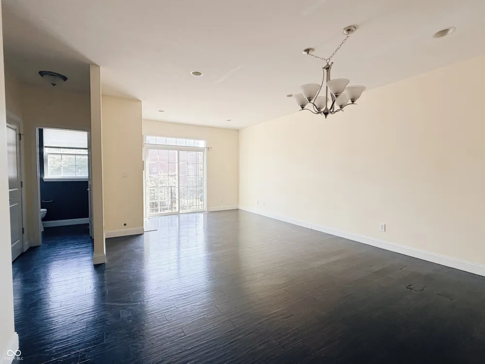 11910 Riley Drive #4 Zionsville, IN 46077