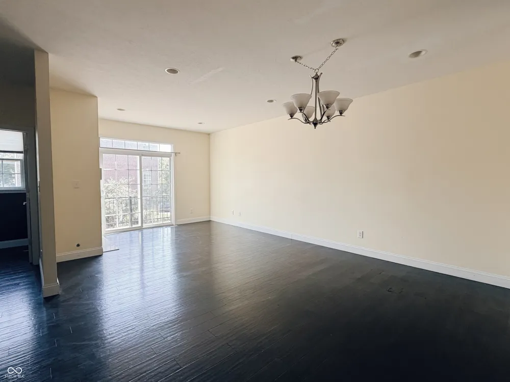 11910 Riley Drive #4 Zionsville, IN 46077