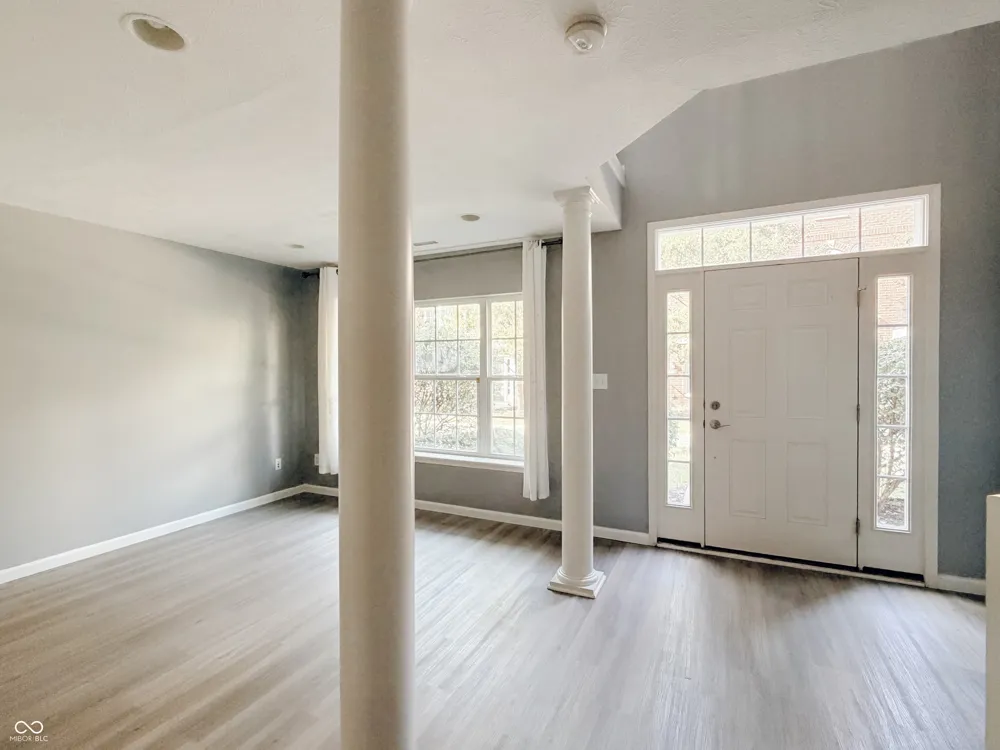 11910 Riley Drive #4 Zionsville, IN 46077
