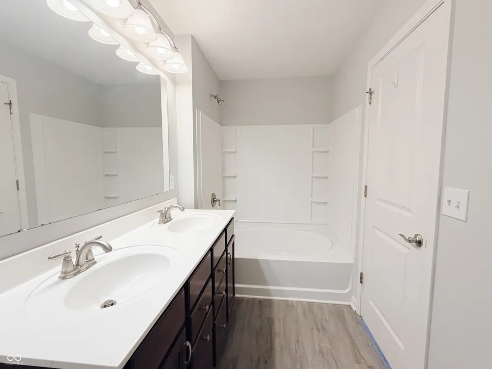 11910 Riley Drive #4 Zionsville, IN 46077