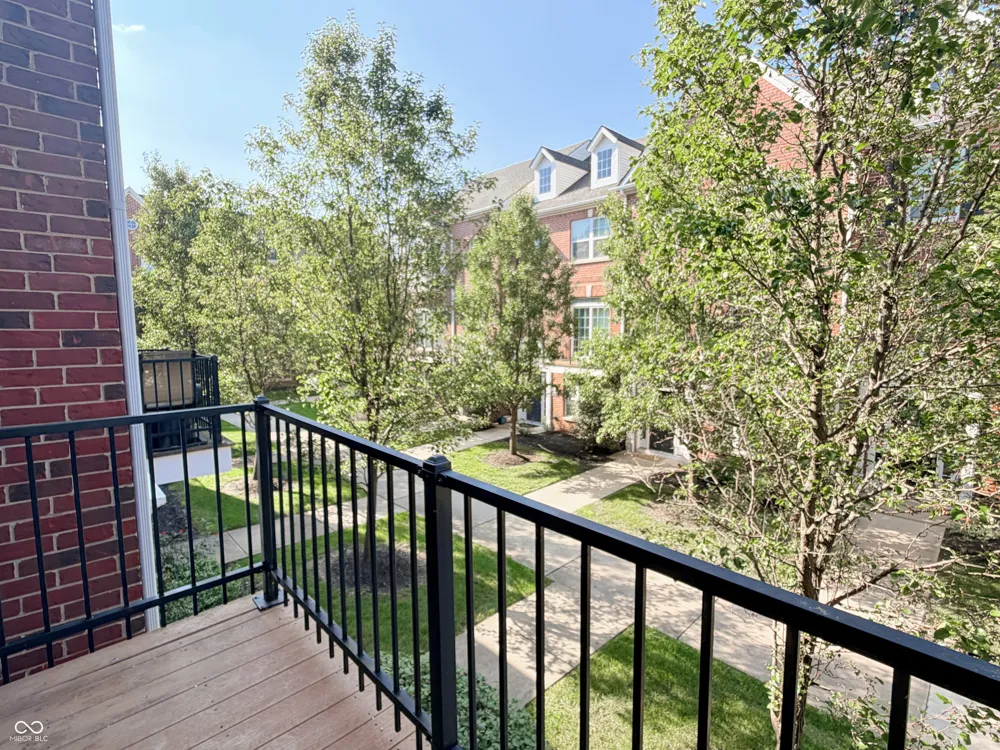 11910 Riley Drive #4 Zionsville, IN 46077