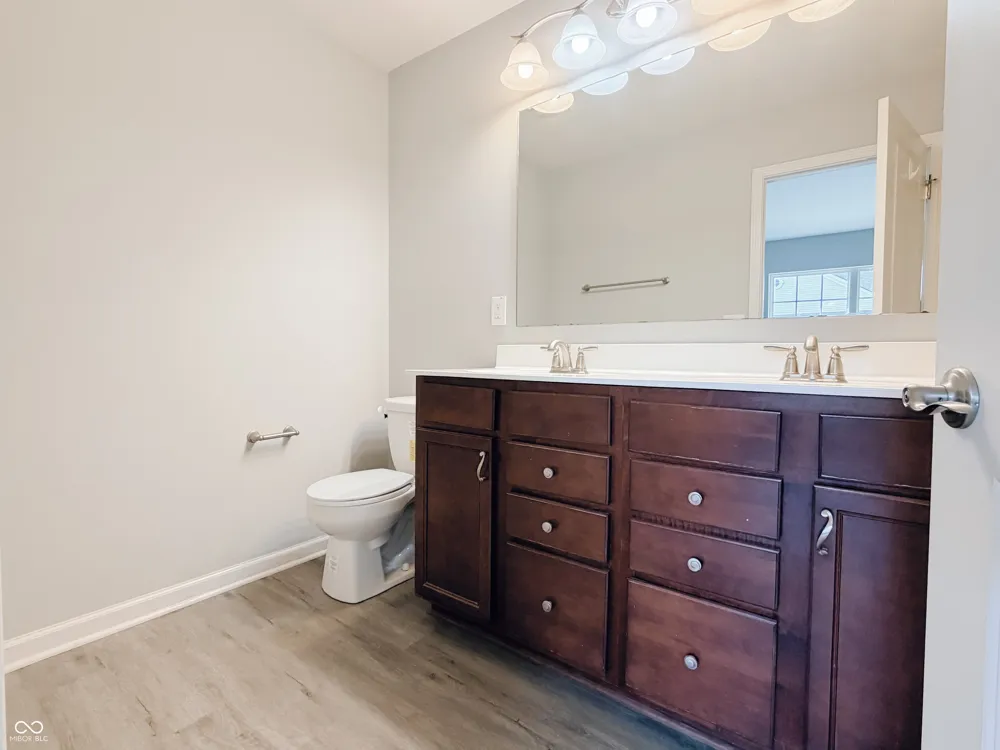 11910 Riley Drive #4 Zionsville, IN 46077