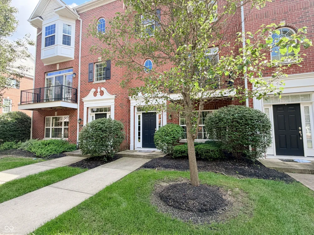 11910 Riley Drive #4 Zionsville, IN 46077